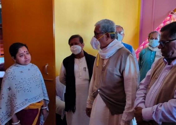 Former CM Manik Sarkar visited CPI-M's affected house and condemned the attack done by BJP miscreants last night at Gandhigram